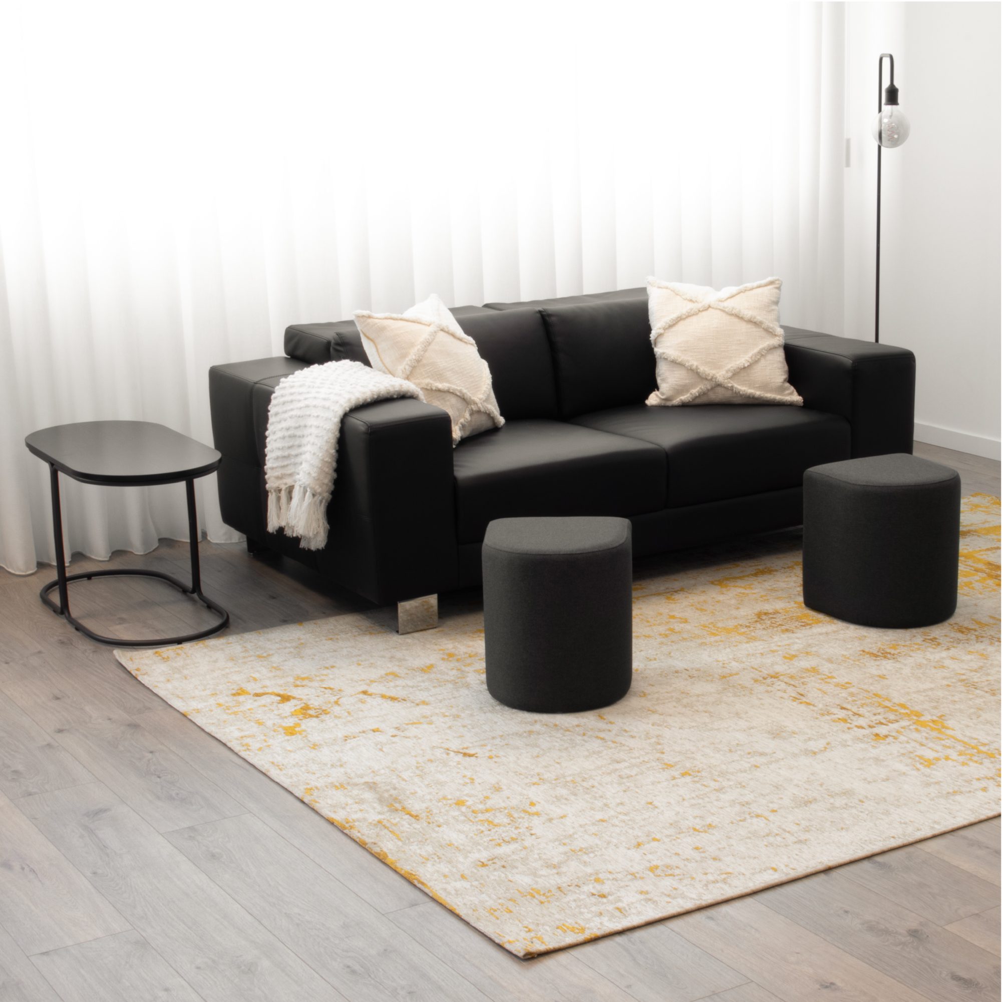 _PT02.jpg Couchtisch DUNCAN mit 2 Sitzmodulen | Tischplatte in schwarzer Holzoptik und Metallgestell