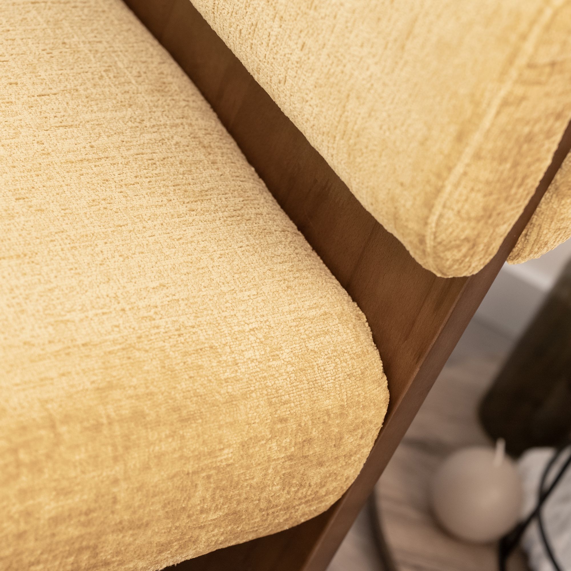 Skandinavischer Sessel Leah Senfgelb – Massivholz Birke, gemütlich & nachhaltig Skandinavischer Sessel Leah Senfgelb – Massivholz Birke, gemütlich & nachhaltig