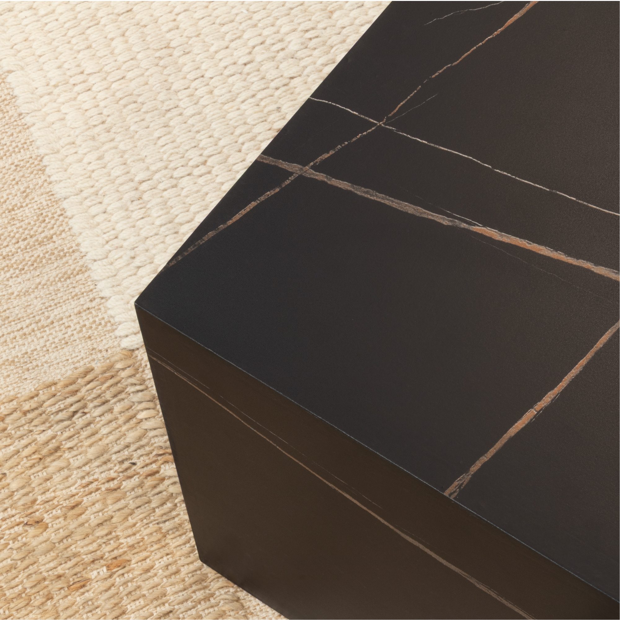 Couchtische / Beistelltisch TANEDA in Schwarz mit dekorativer Maserung - 2er Set