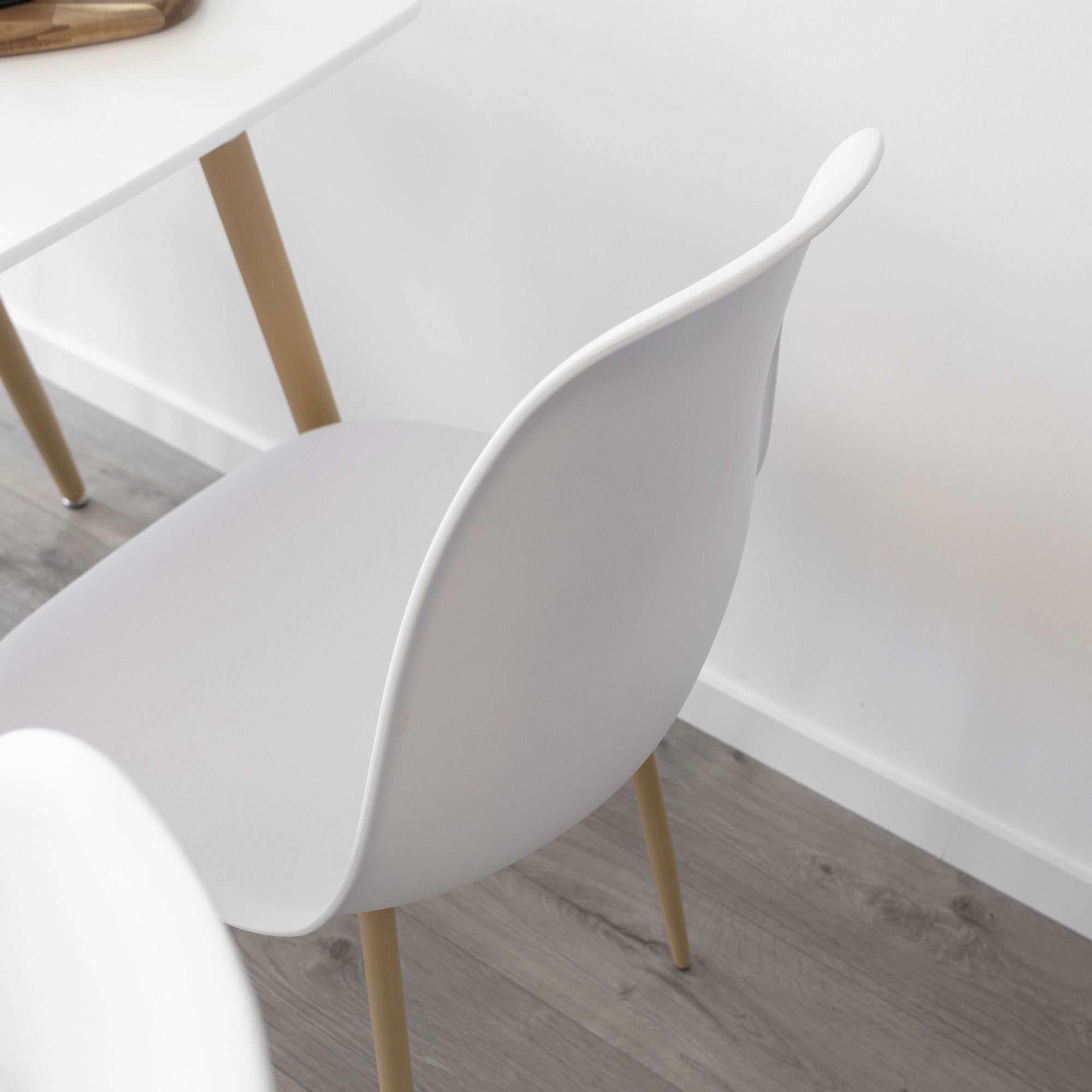 Esszimmerstuhl-Set HEMANS (4er-Set): Hochlehner mit eleganter Holzoptik und robusten Metallbeinen