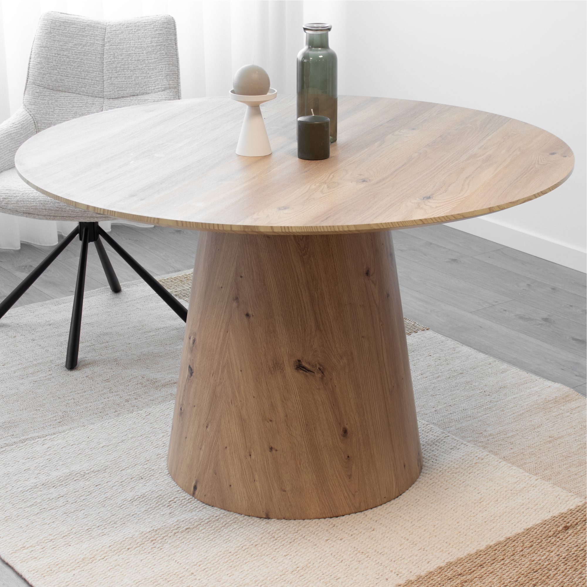 Esstisch SYLVIA | Tischplatte aus Melamin mit stabiler Struktur aus Holzverbundmaterial