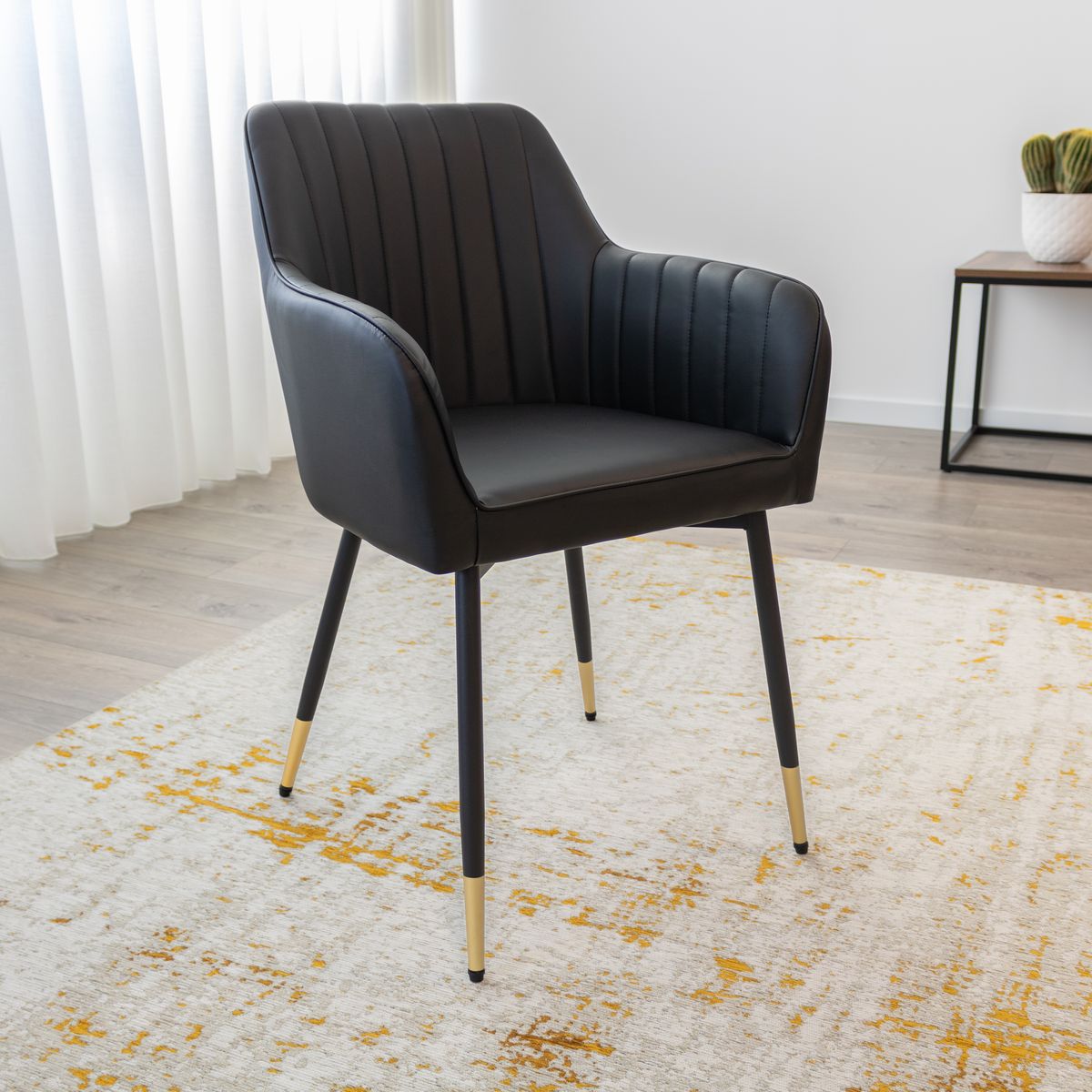 Esszimmerstuhl Wohnzimmerstuhl Dahlia Schwarz Gold aus Kunstleder Living – Dining Chair Room Chair Dahlia Black Gold in Faux Leather