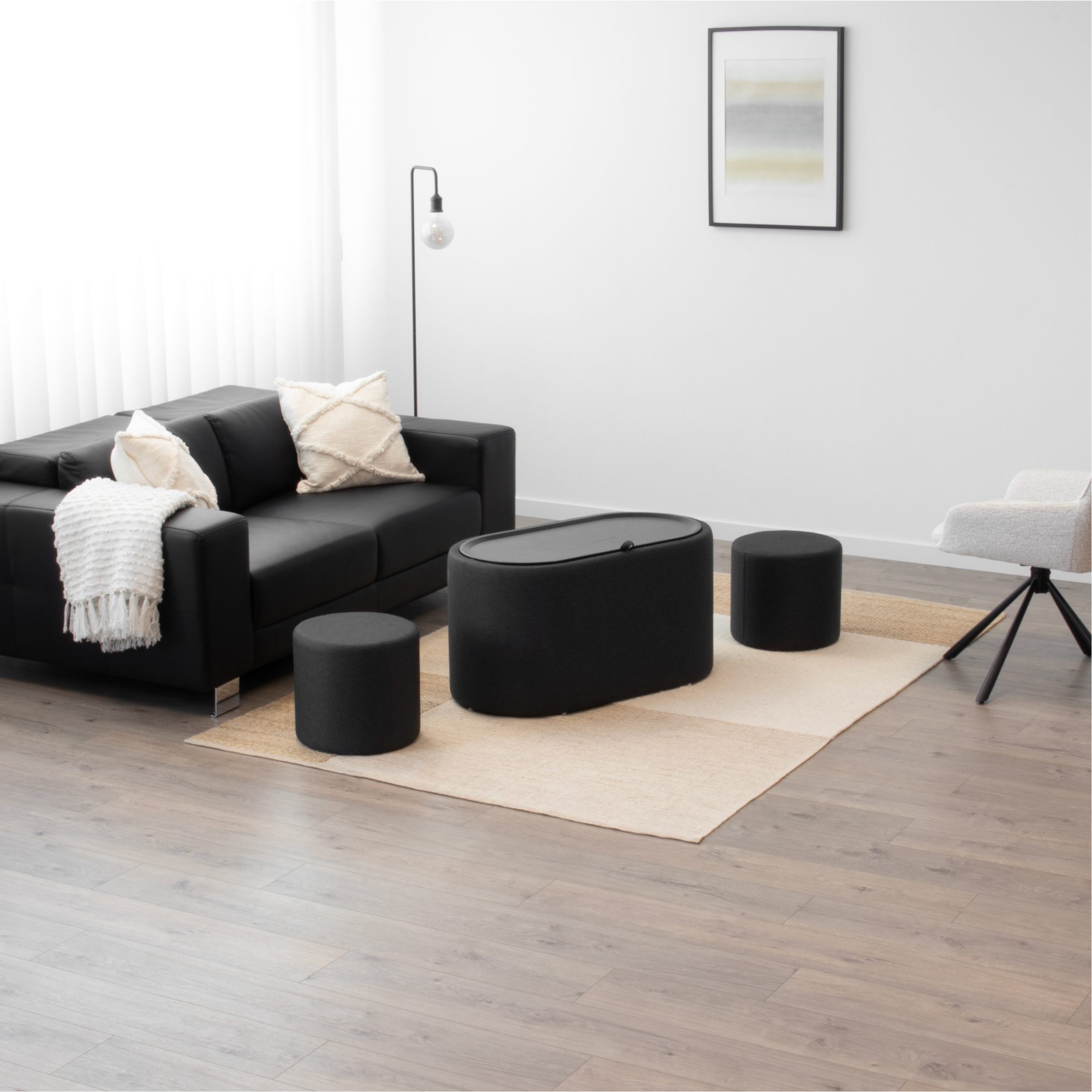 Couchtisch GIGLIO mit 2 Sitzmodulen | Schwarze Tischplatte und gepolsterte Struktur