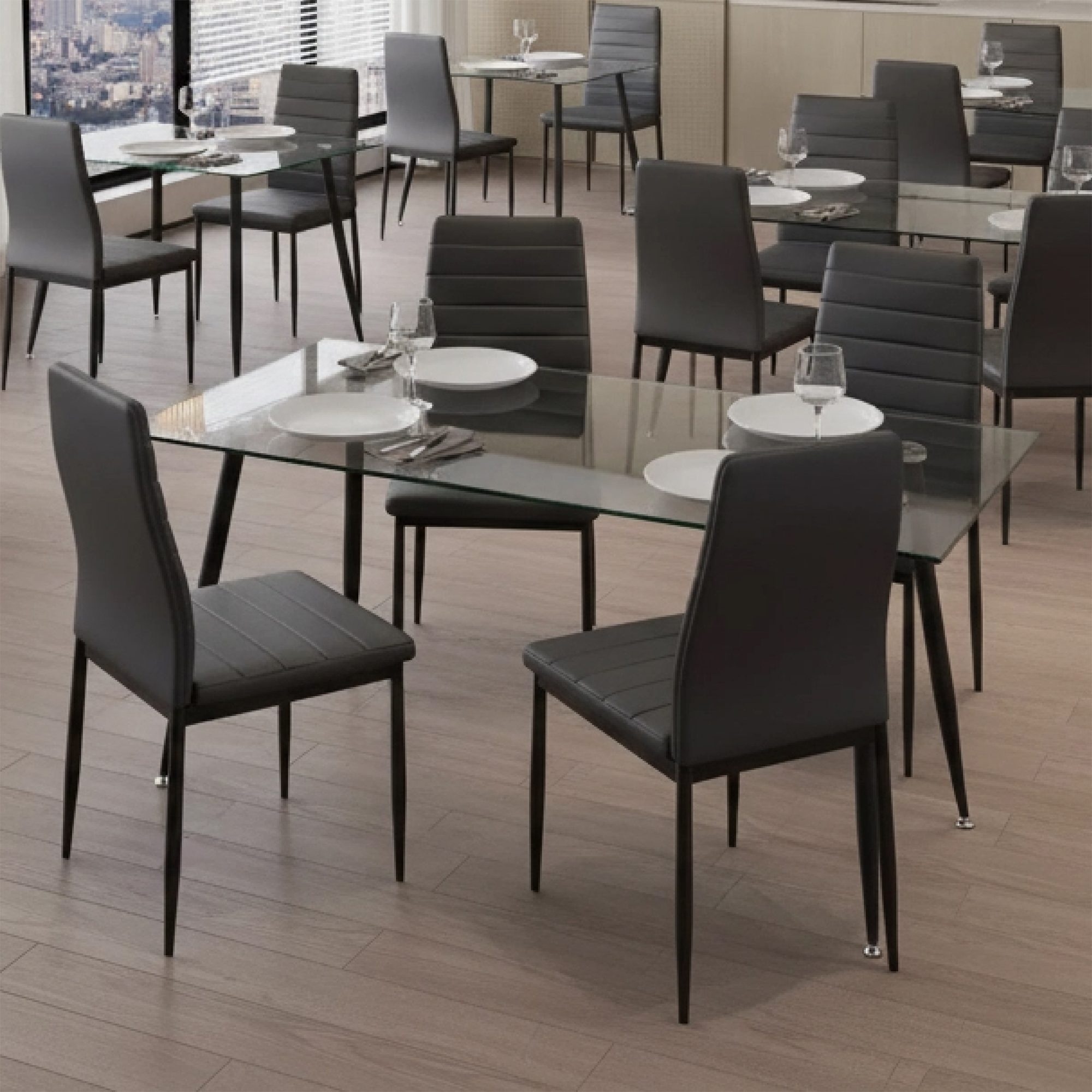 Esszimmer-Tisch BEALE | Tischplatte: Transparentes Glas | Beine: Schwarz