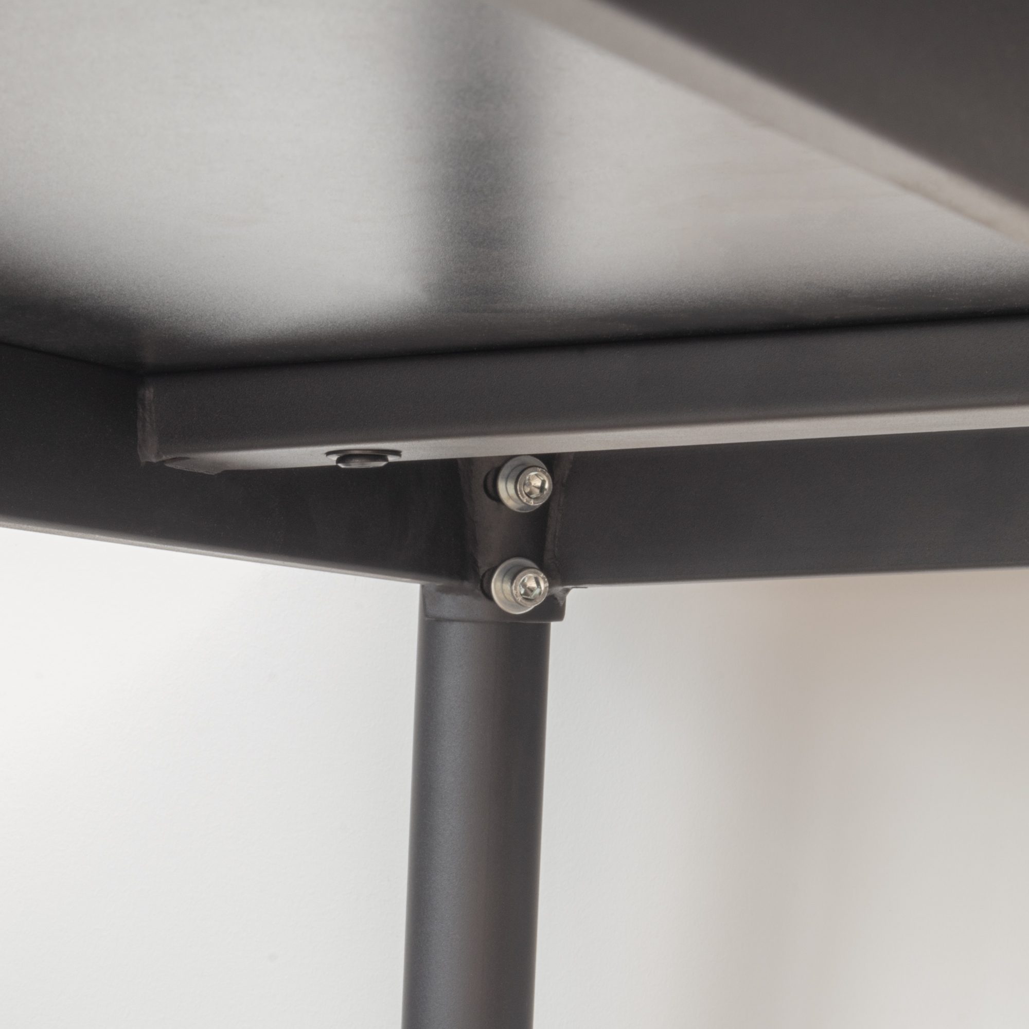 Set Tisch Edward + 4 Stühle Pollok in Schwarz mit edler Lederoptik