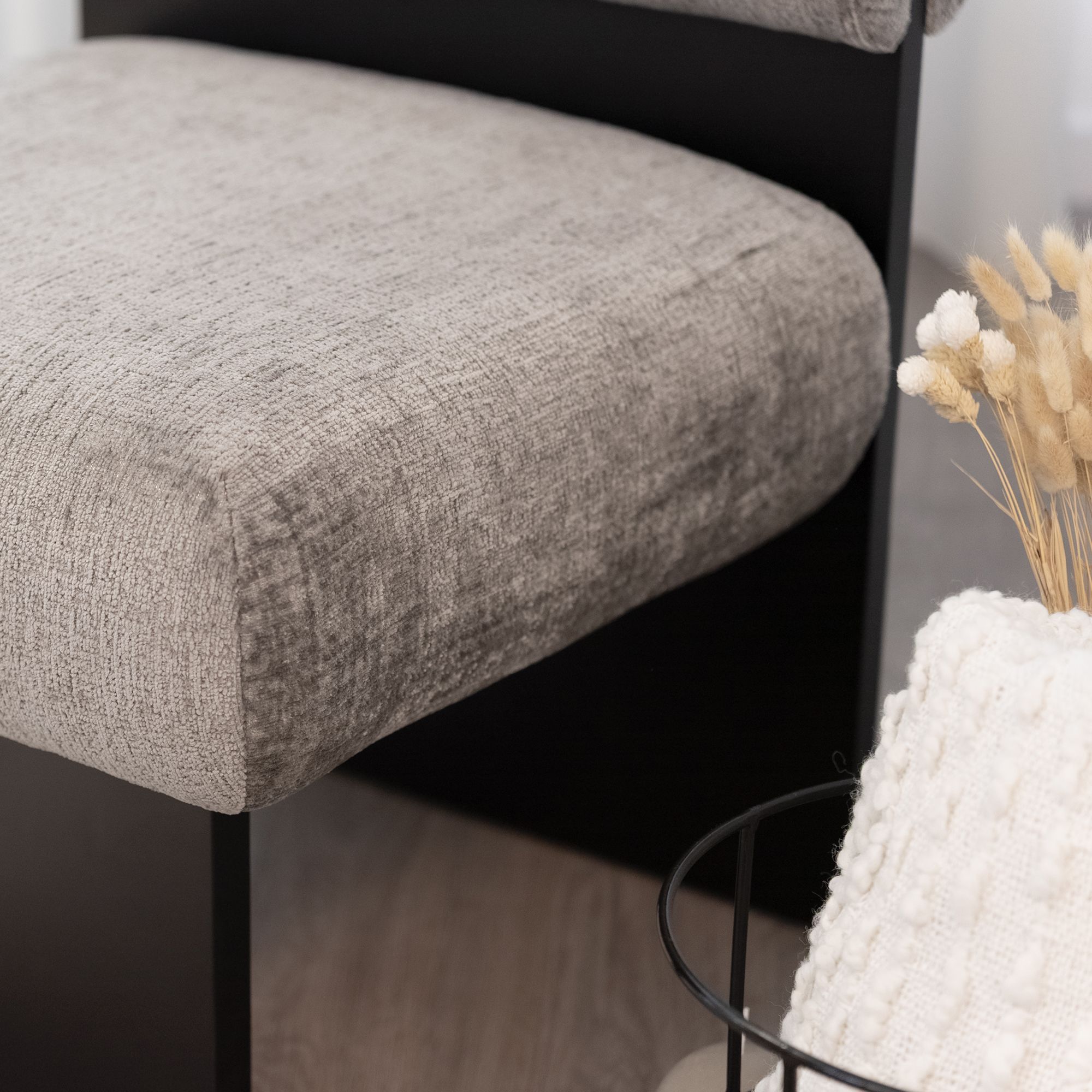 Skandinavischer Sessel Leah Grau – Massivholz Birke, gemütlich & nachhaltig Skandinavischer Sessel Leah Grau – Massivholz Birke, gemütlich & nachhaltig