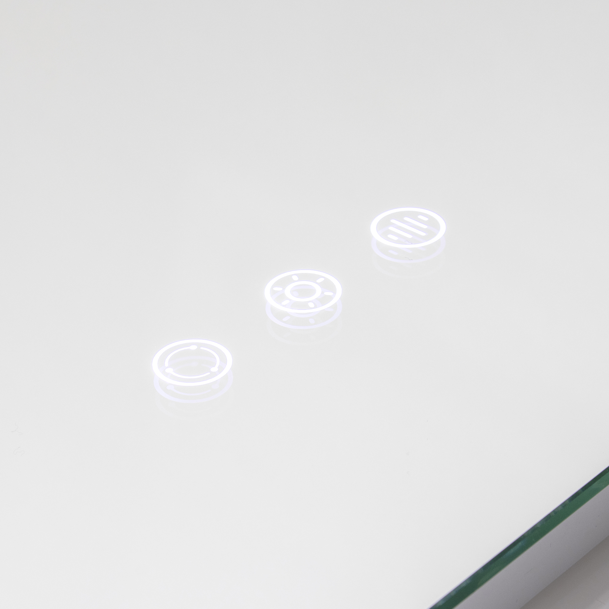 LED Badezimmer Spiegel Beam mit 2 dimmbaren Lichtstreifen, Antibeschlag-Funktion und Farbwechsel LED Bathroom Mirror Beam with 2 Dimmable Light Strips, Anti-Fog Function, and Color Change Feature