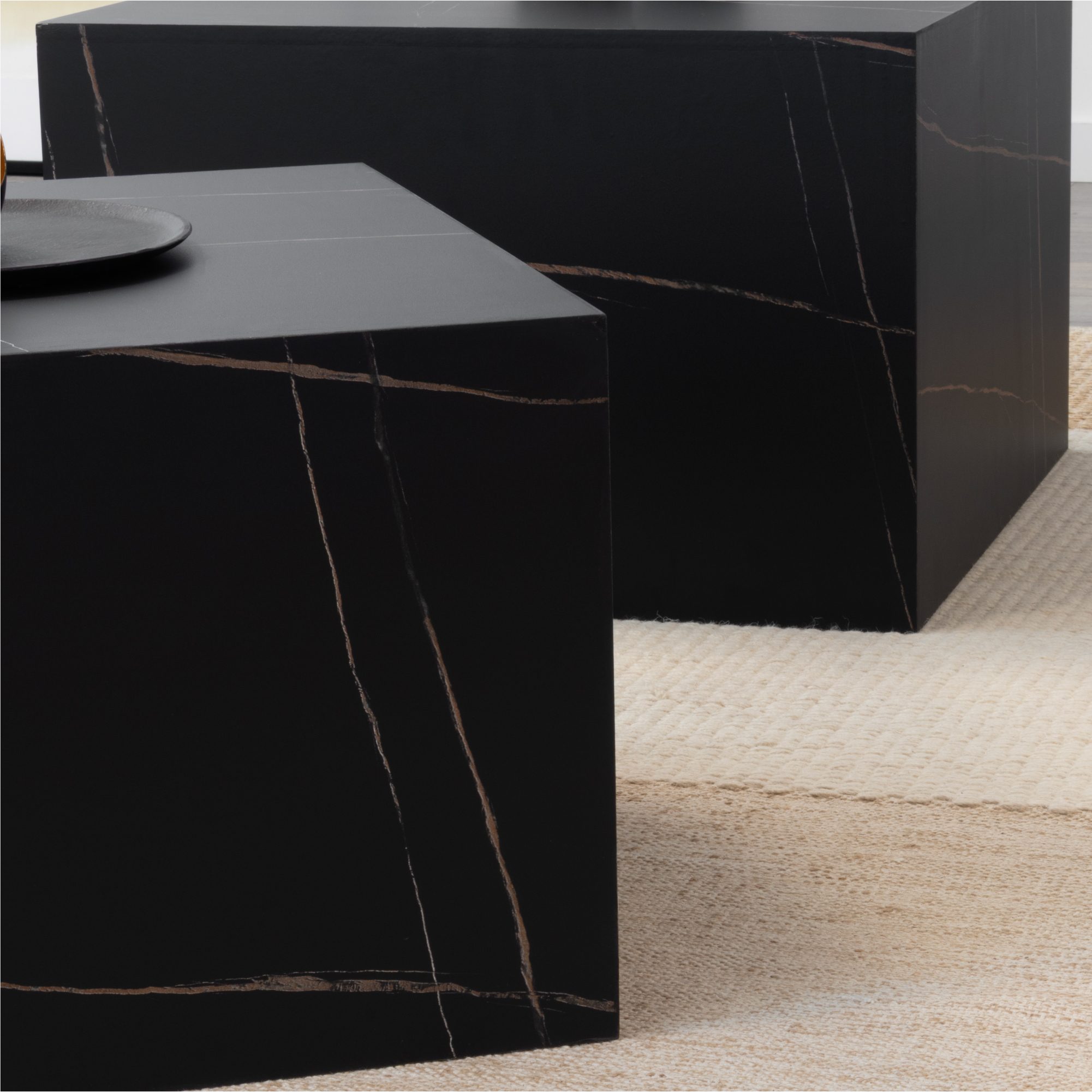Couchtische / Beistelltisch TANEDA in Schwarz mit dekorativer Maserung - 2er Set