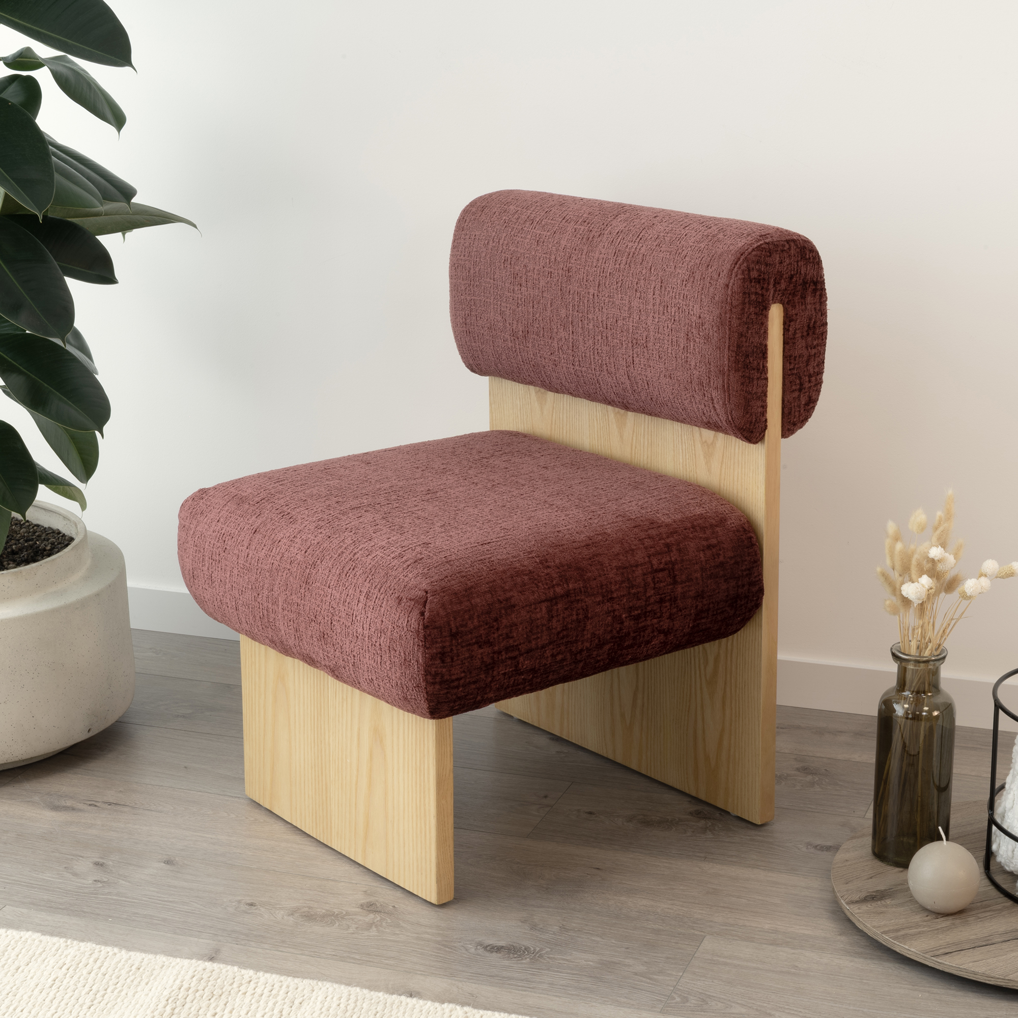 Skandinavischer Sessel Leah Weinrot – Massivholz Birke, gemütlich & nachhaltig