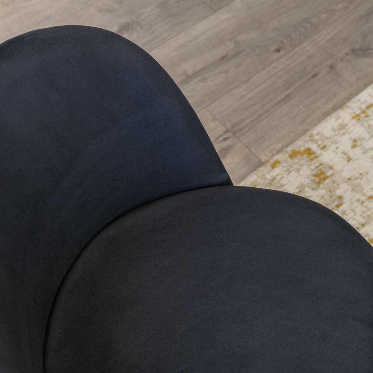 Esszimmerstuhl Wohnzimmerstuhl Bellamy Schwarz-Gold aus Samt Velour