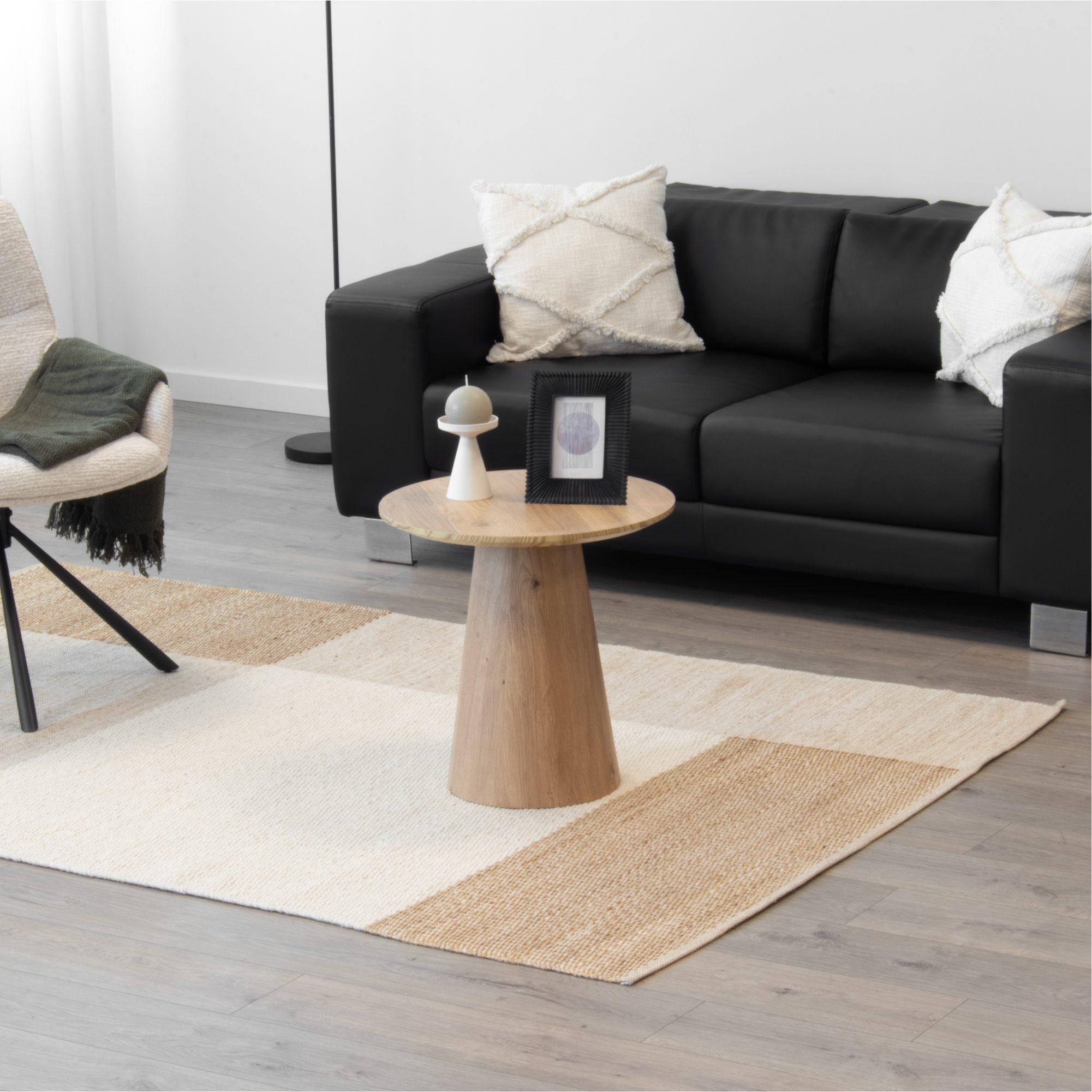 Beistelltisch SYLVIA mit Melaminplatte und stabiler Struktur aus Holzverbundmaterial