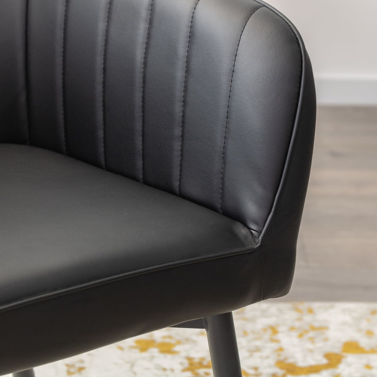 Esszimmerstuhl Wohnzimmerstuhl Dahlia Schwarz Gold aus Kunstleder