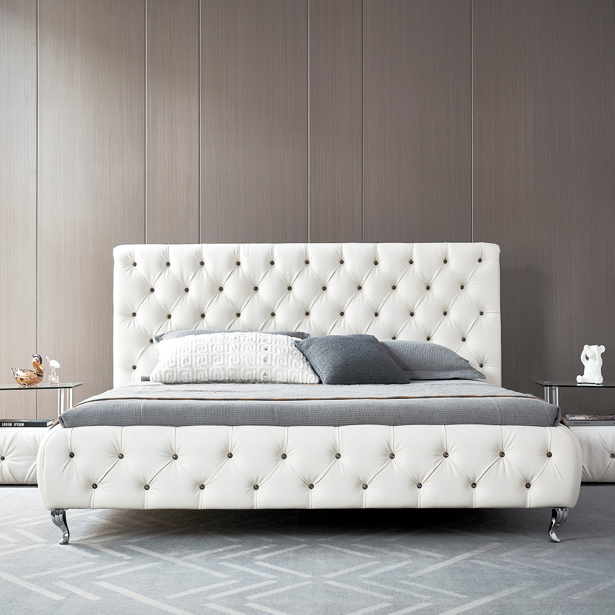 Design Polsterbett Amour in Weiß mit Kristallen Design Polsterbett Amour in Weiß mit Kristallen 200x200 cm