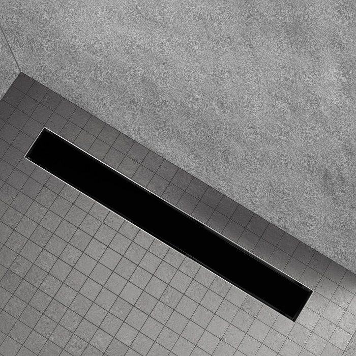 Duschrinne R3 aus Edelstahl für flache Installation inkl. Ablaufblende aus schwarzem Glas Installation – Duschrinne R3 aus Edelstahl für flache inkl. Ablaufblende aus schwarzem Glas