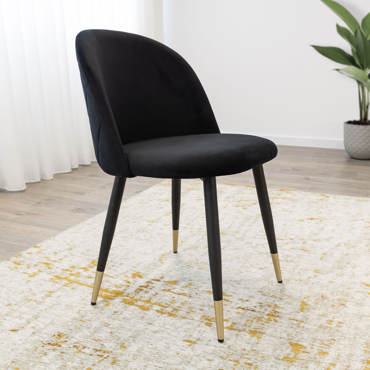 Esszimmerstuhl Wohnzimmerstuhl Bellamy Schwarz-Gold aus Samt Velour Esszimmerstuhl Wohnzimmerstuhl Bellamy Schwarz-Gold aus Samt Velour