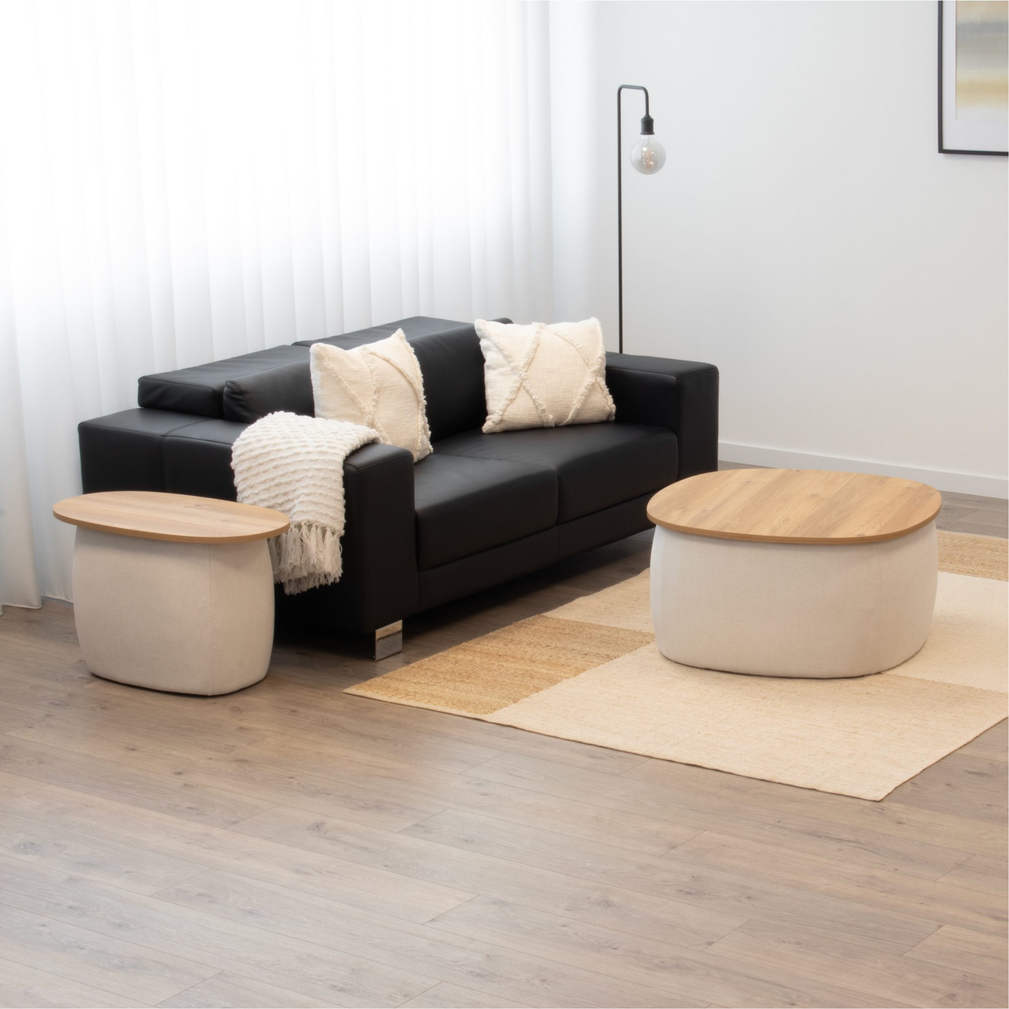 Nisami – 2er-Set Couchtische – flexibel kombinierbare Satztische mit schwarzem Stoffbezug und Holzdekor in Weiß