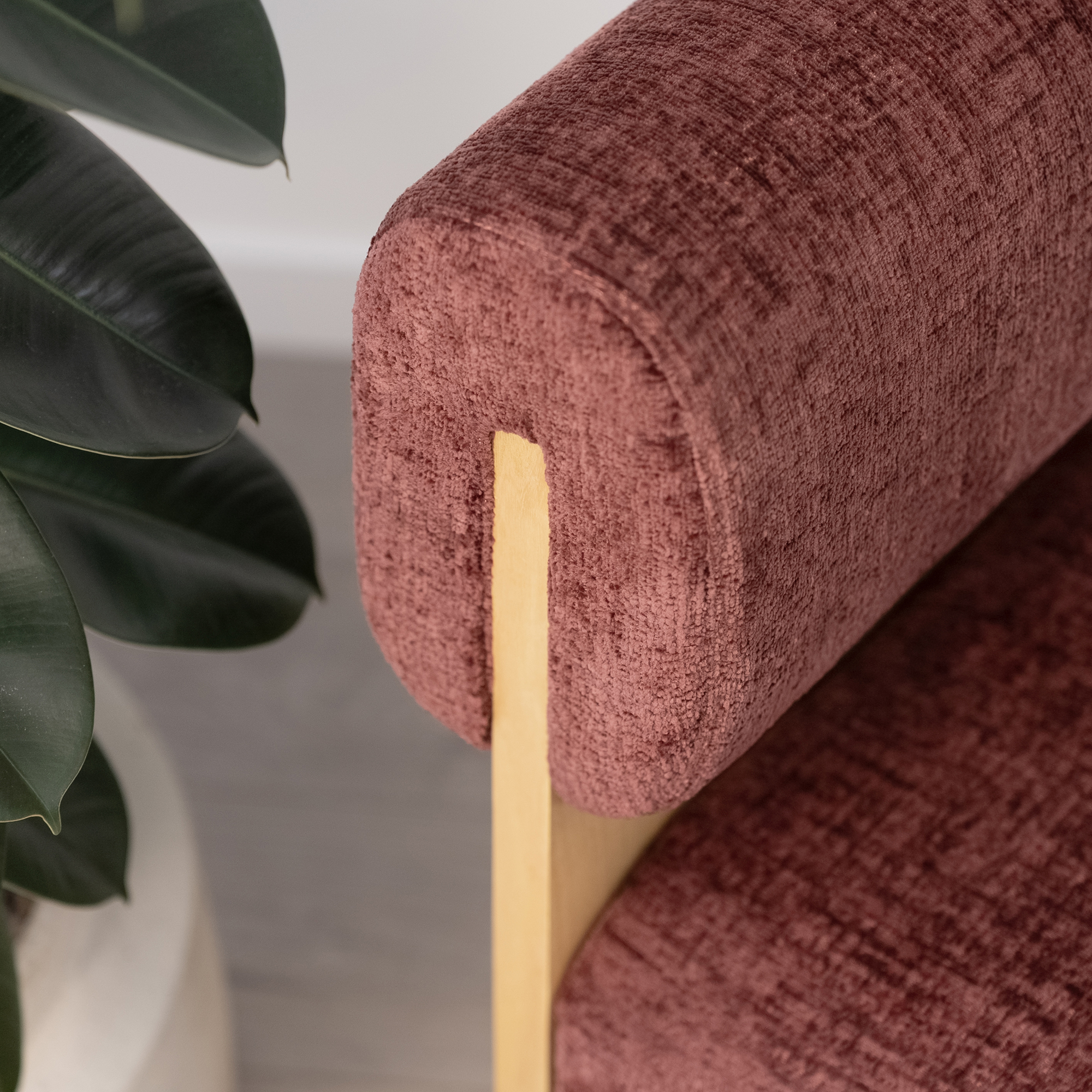 Skandinavischer Sessel Leah Weinrot – Massivholz Birke, gemütlich & nachhaltig Skandinavischer Sessel Leah Weinrot – Massivholz Birke, gemütlich & nachhaltig