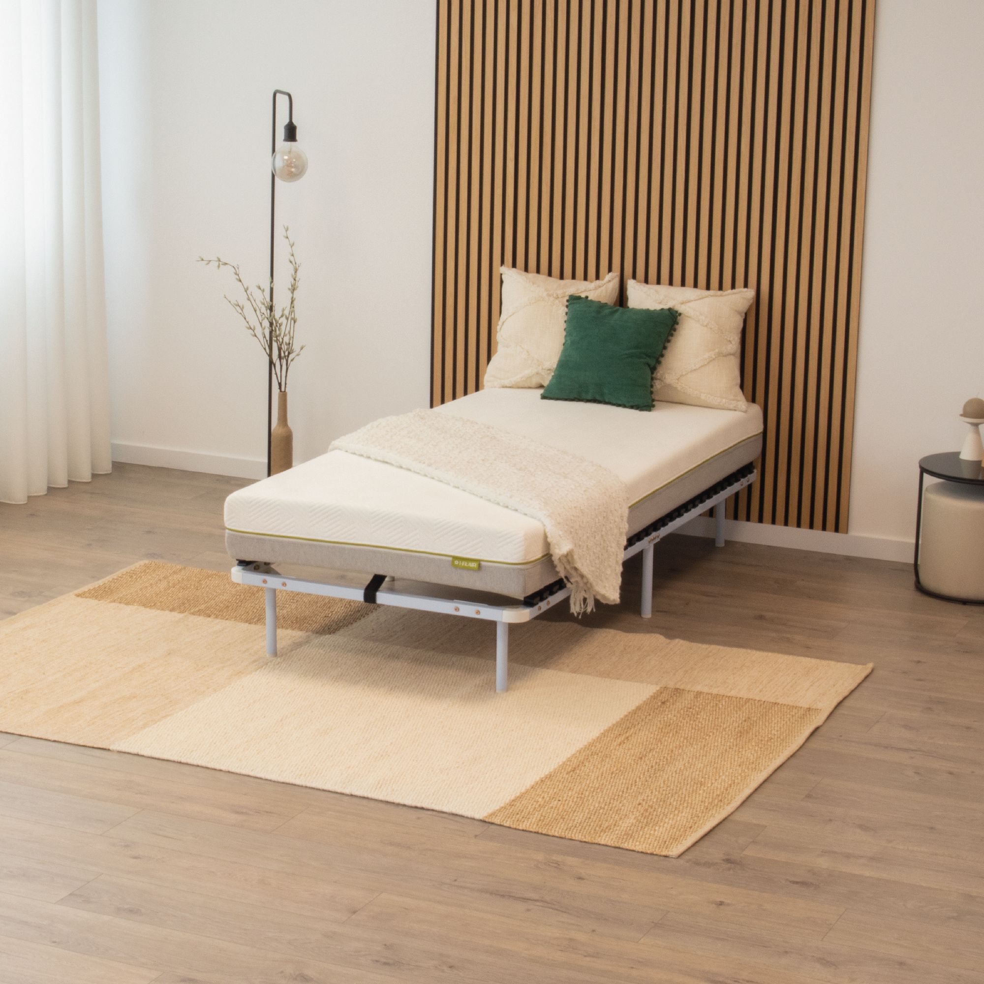 MetallbettOrtho_WeissSingle9.jpg Ortho – Gästebett Metallbett Weiß für alle Betten und Matratzen geeignet