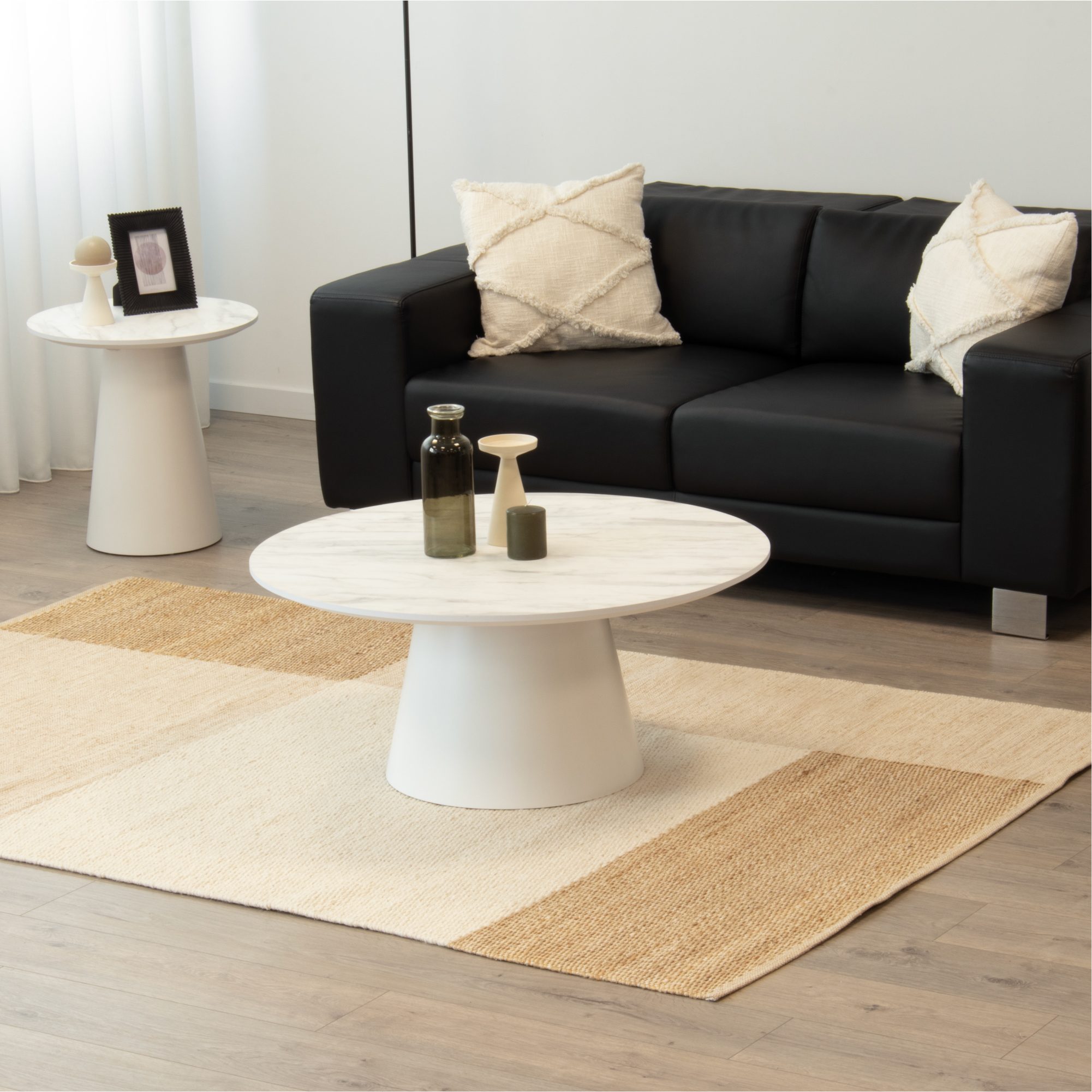 Beistelltisch SYLVIA mit Melaminplatte und stabiler Struktur aus Holzverbundmaterial