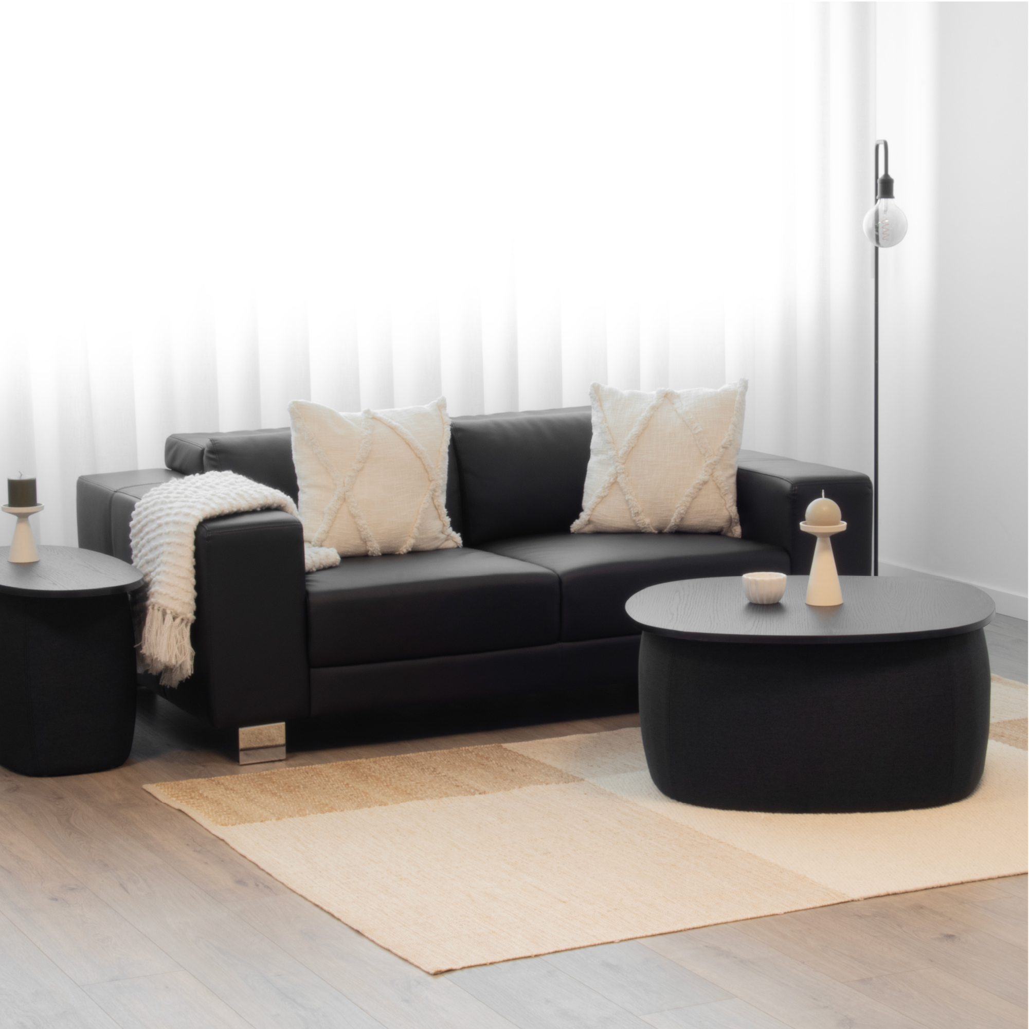 Nisami – 2er-Set Couchtische – flexibel kombinierbare Satztische mit schwarzem Stoffbezug und Holzdekor in Schwarz