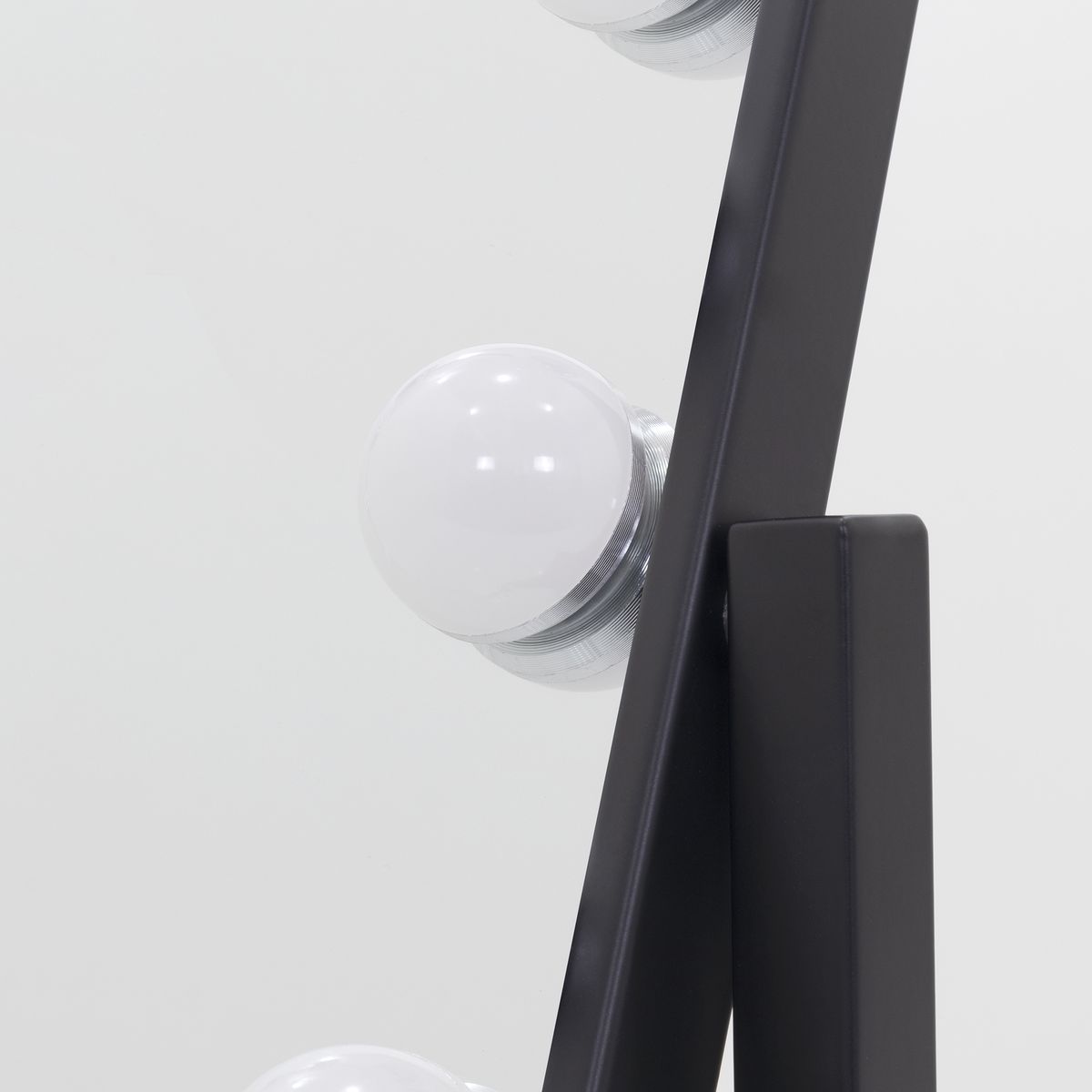 Schminkspiegel Bulb LITTLE mit 12 dimmbaren LED-Lampen Schwarz Schminkspiegel Bulb LITTLE mit 12 dimmbaren LED-Lampen Schwarz