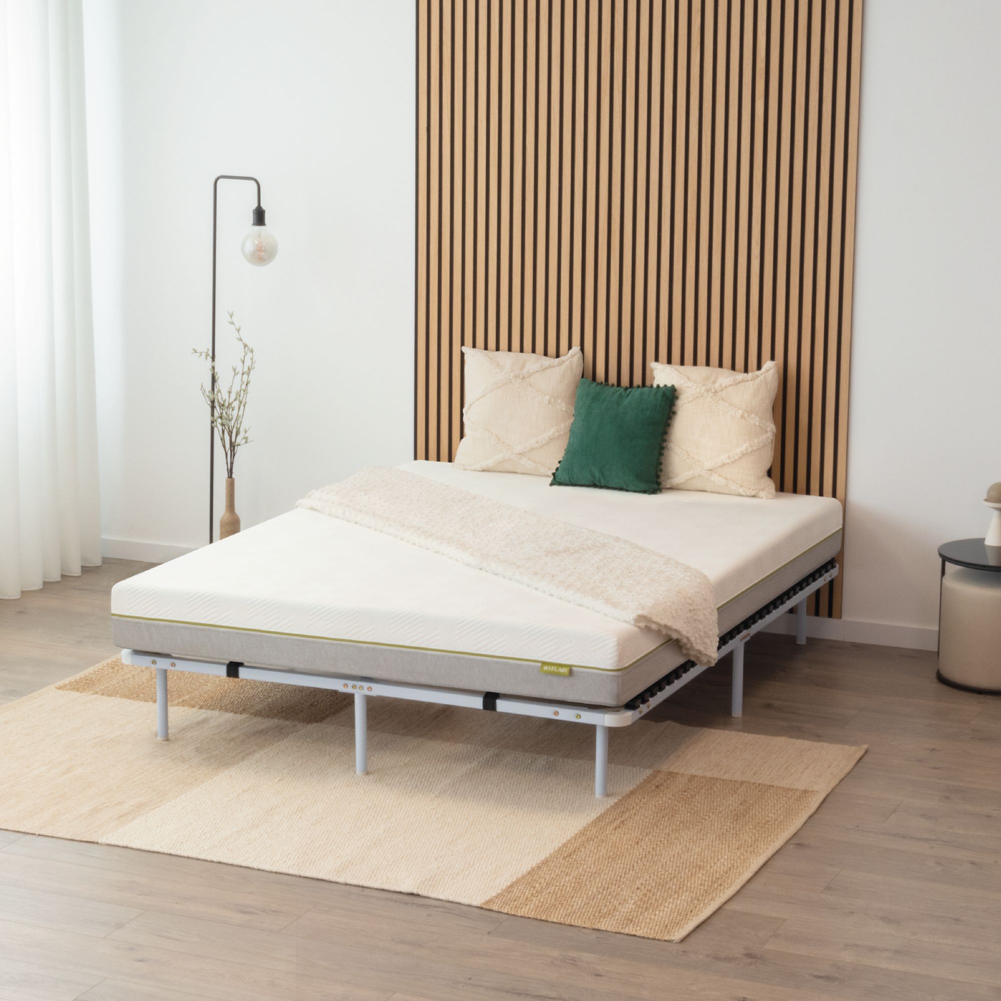 MetallbettOrtho_Weiss9.jpg Gästebett Metallbett Ortho Weiß für alle Betten und Matratzen geeignet