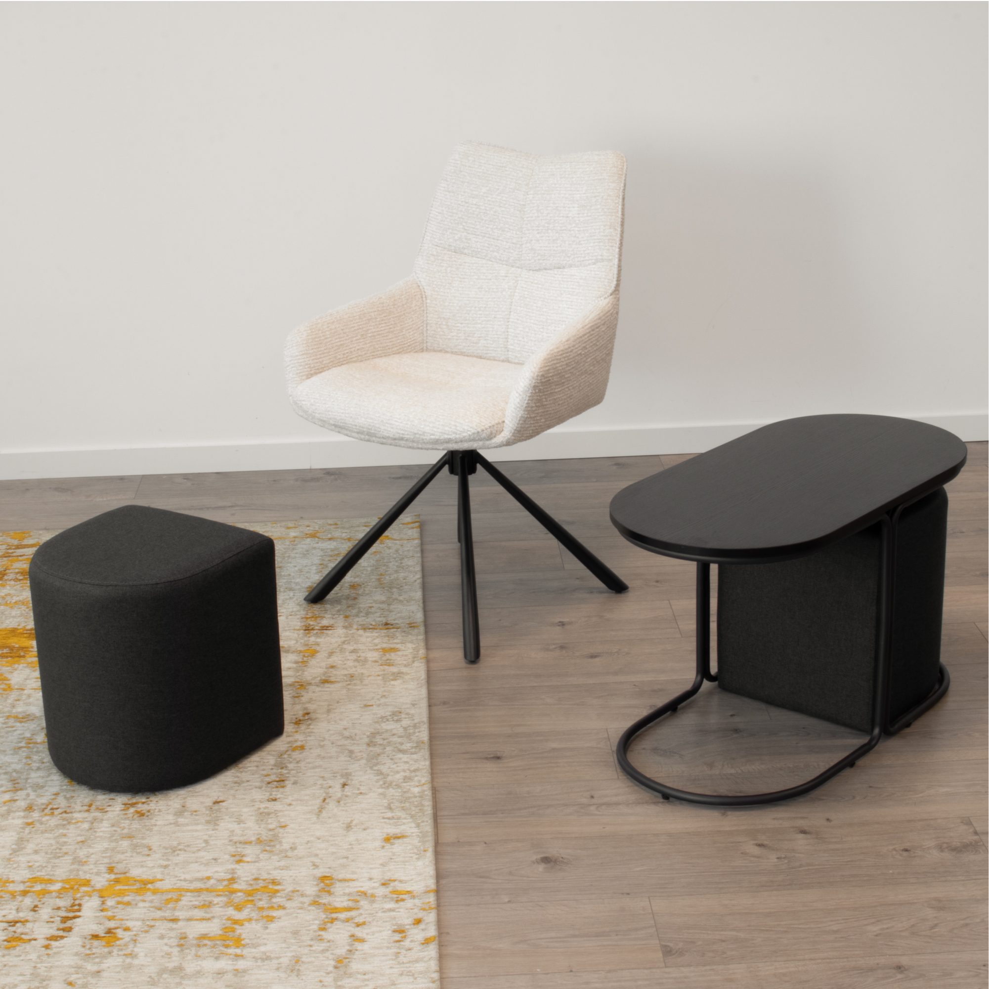 Couchtisch DUNCAN mit 2 Sitzmodulen | Tischplatte in schwarzer Holzoptik und Metallgestell