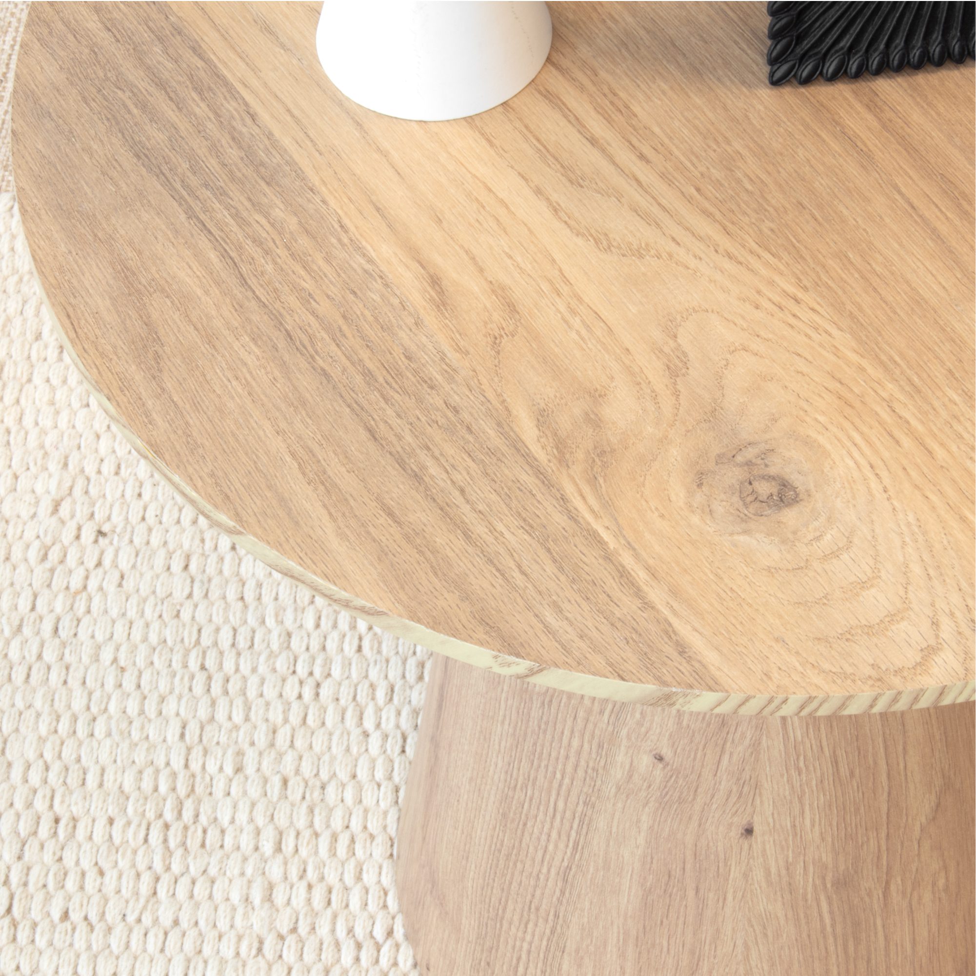 Beistelltisch SYLVIA mit Melaminplatte und stabiler Struktur aus Holzverbundmaterial