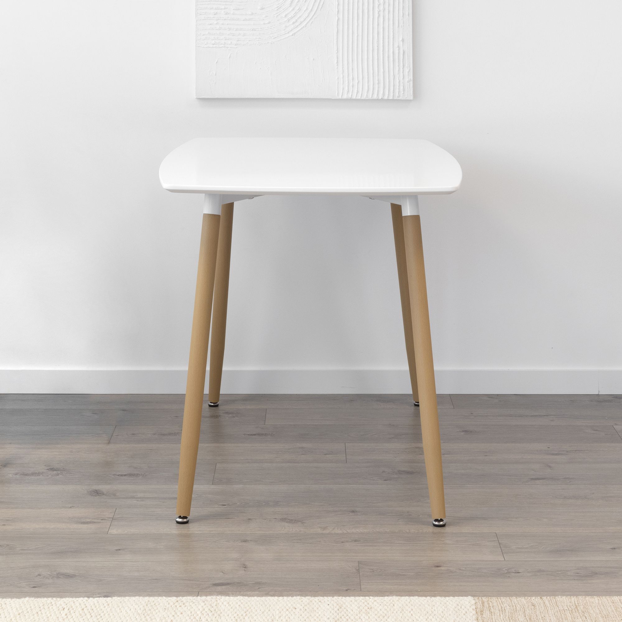 Esstisch Felicia mit Metallbeine in Holzoptik, rutschfeste Füße, leichter Aufbau