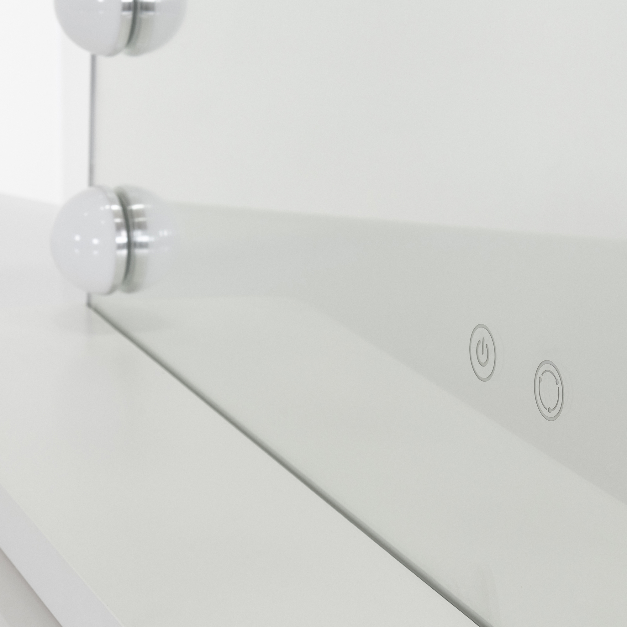 Schminkspiegel Bulb FRAME mit 18 dimmbaren LED-Lampen Weiß Schminkspiegel Bulb FRAME mit 18 dimmbaren LED-Lampen Weiß