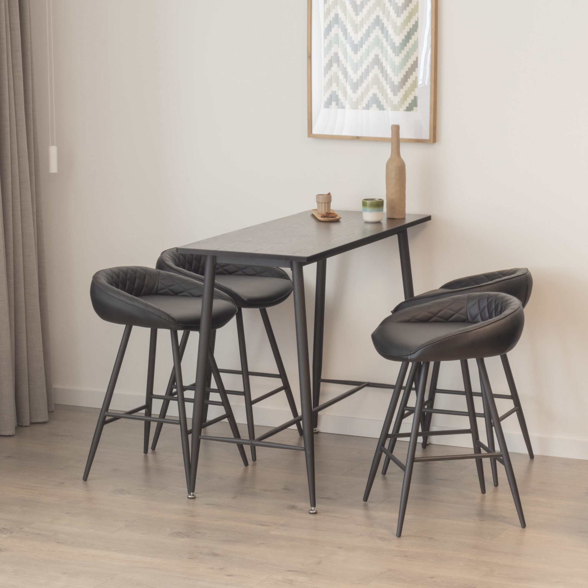 Set Tisch Edward + 4 Stühle Pollok in Schwarz mit edler Lederoptik