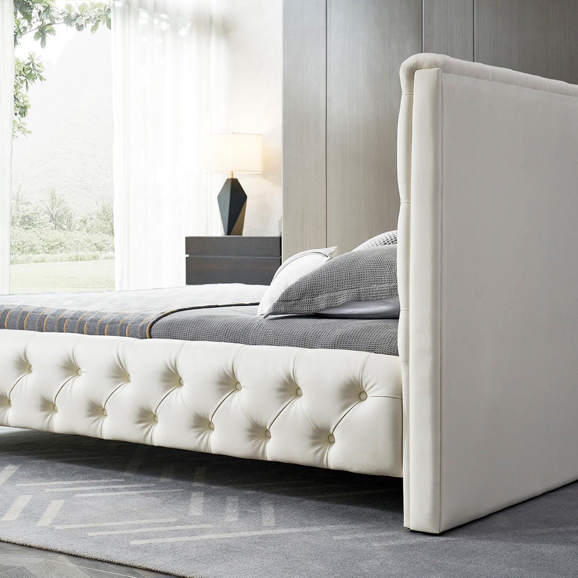 Polsterbett Amour 140x200 cm Weiß mit Lederknöpfen Amour – Design Upholstered Bed in White with Leather Buttons