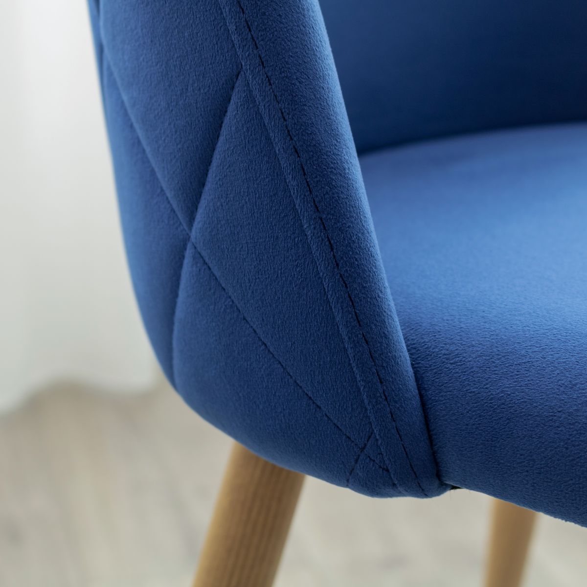 Esszimmerstuhl Wohnzimmerstuhl Bellamy Blau-Holz aus Samt Velour