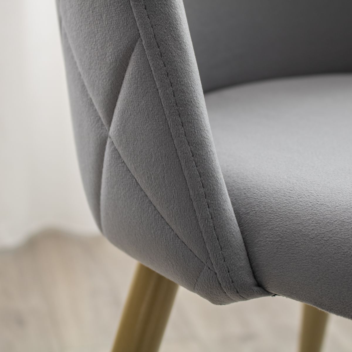 Esszimmerstuhl Wohnzimmerstuhl Bellamy Grau-Holz aus Samt Velour