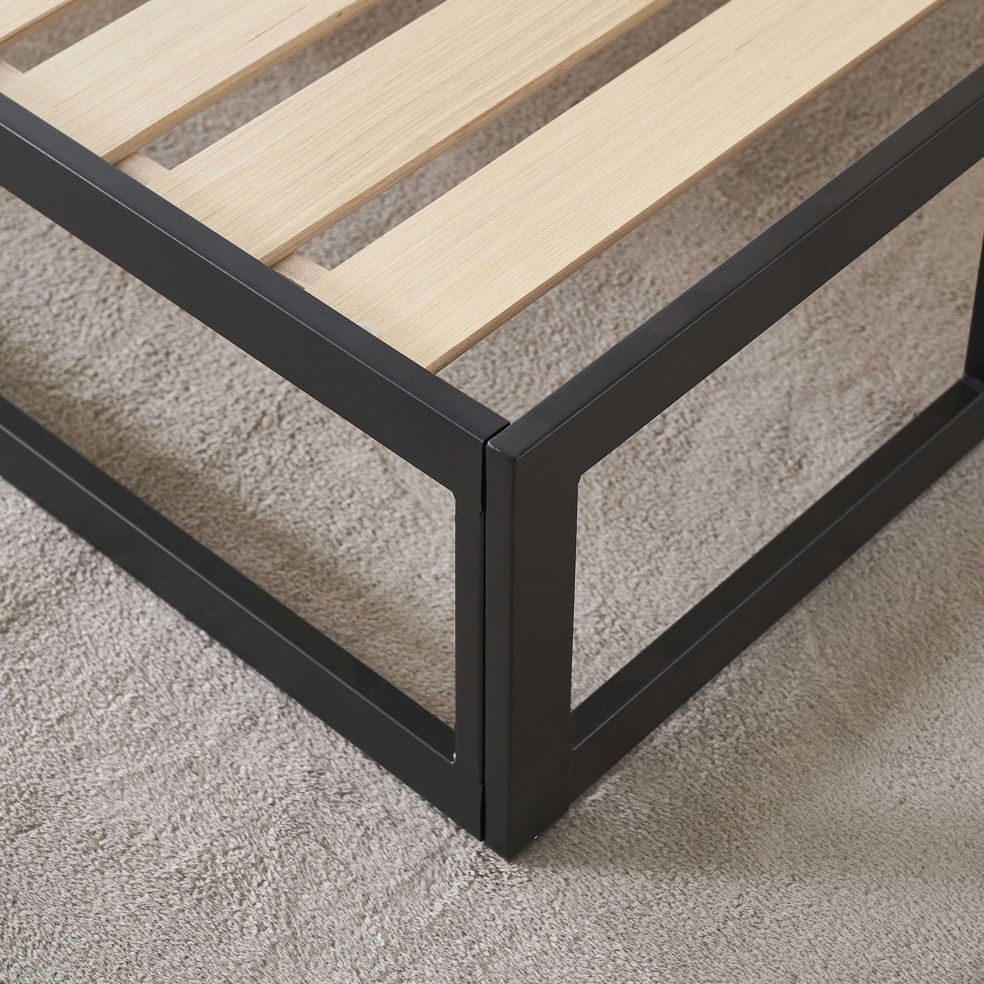 Haruki – Metallbett in Schwarz