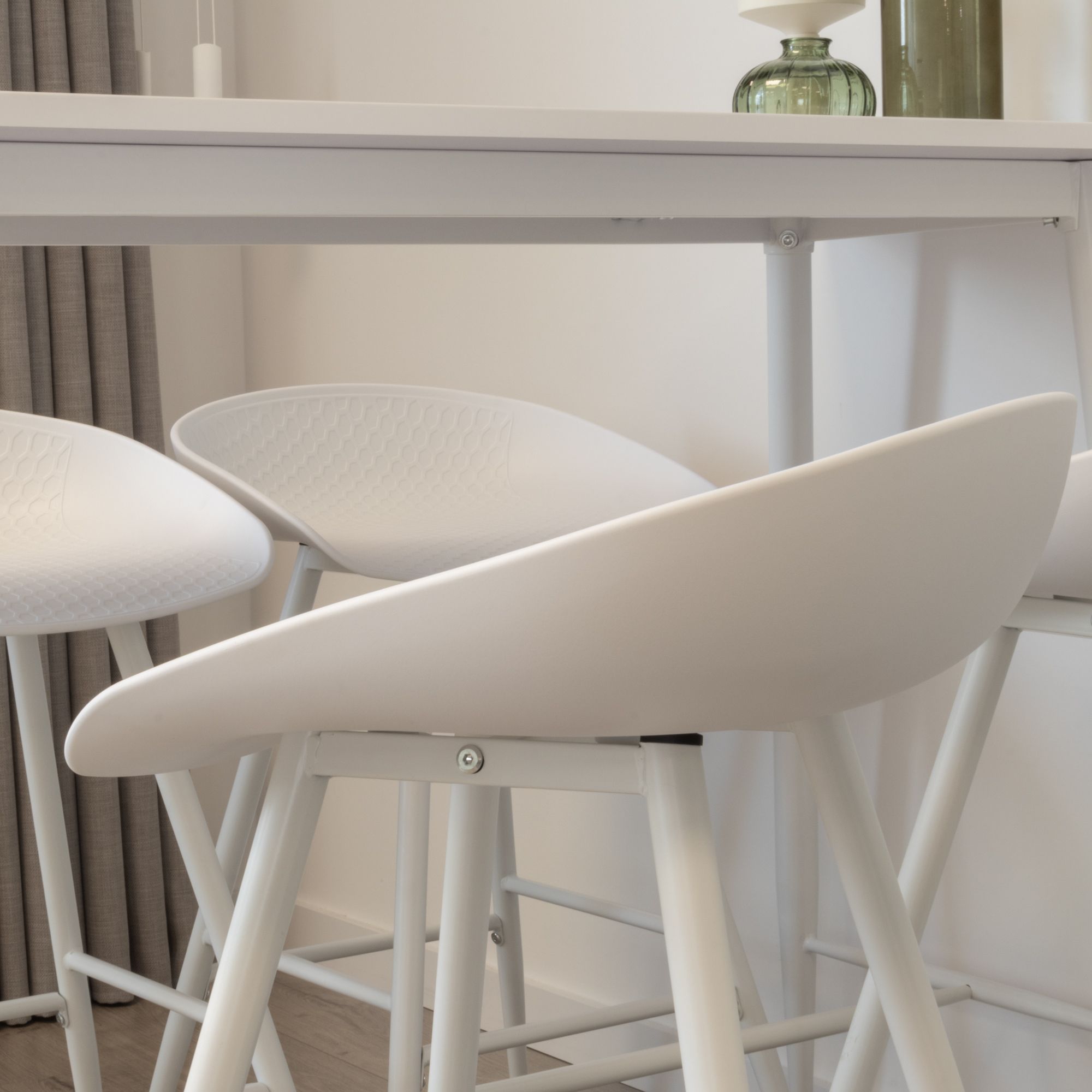 Set Tisch Edward + 4 Stühle Pollok Weiß