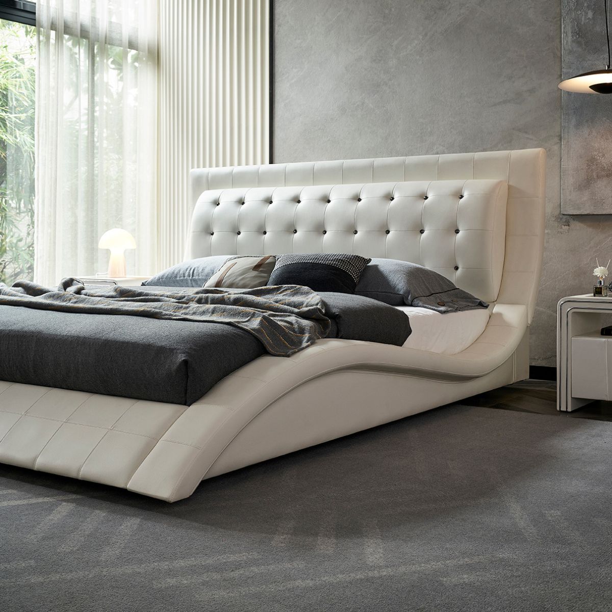 Design Polsterbett St. Tropez in Weiß mit Kristallen St. Tropez 140x200 Weiss MIT DIAMOND