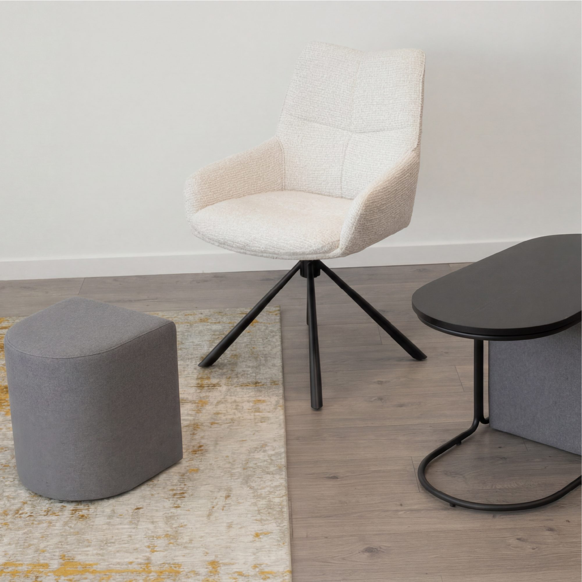 Couchtisch DUNCAN mit 2 Sitzmodulen | Tischplatte in schwarzer Holzoptik und Metallgestell