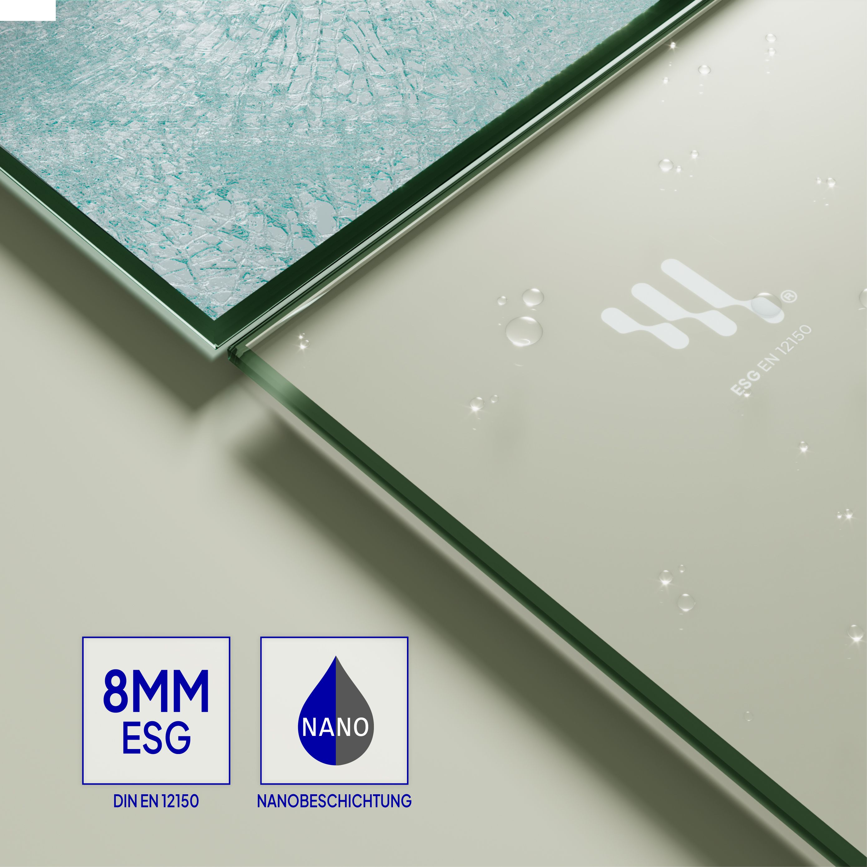 Front-entry Nicole with folding door made of 8 mm tempered safety glass.