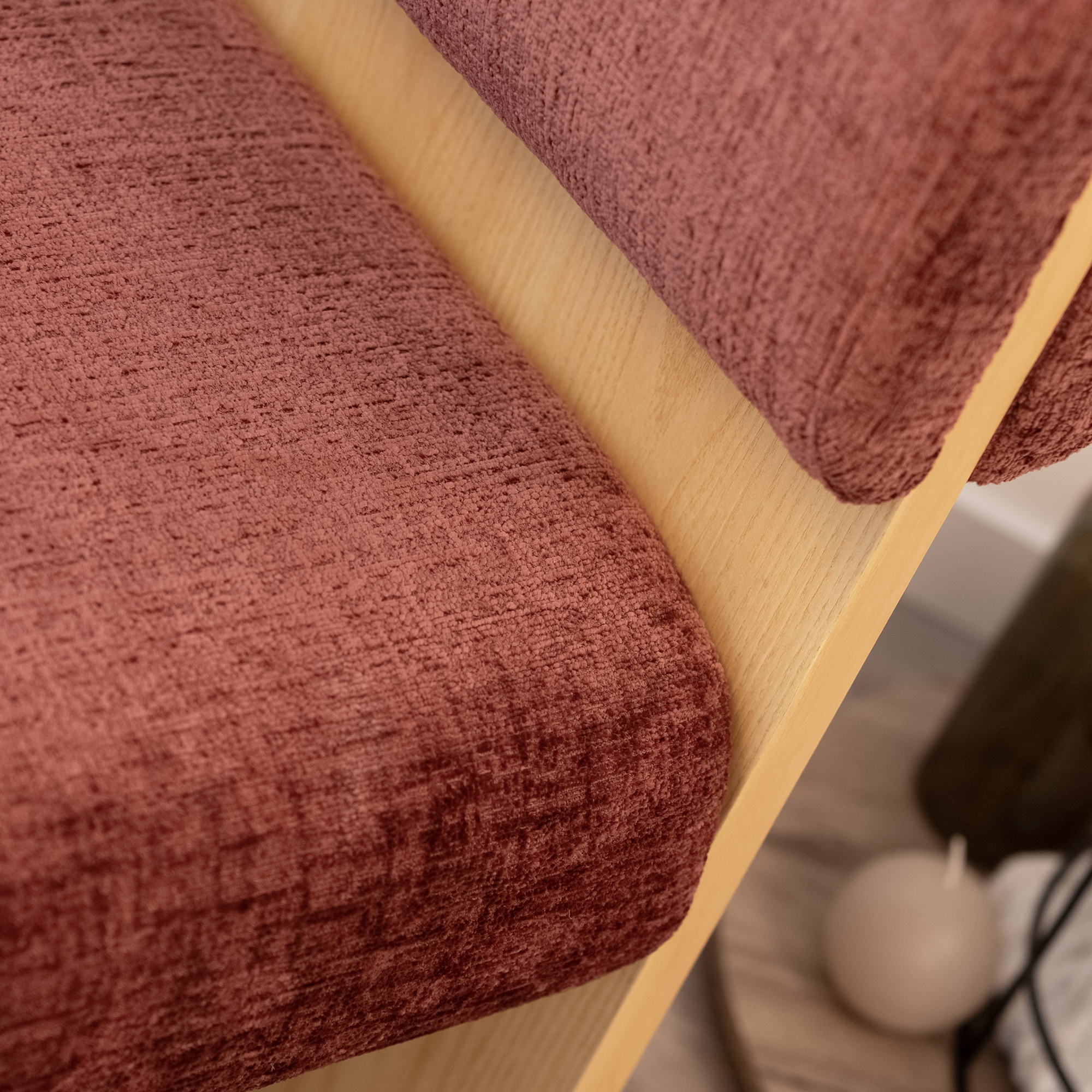 Skandinavischer Sessel Leah Weinrot – Massivholz Birke, gemütlich & nachhaltig Skandinavischer Sessel Leah Weinrot – Massivholz Birke, gemütlich & nachhaltig